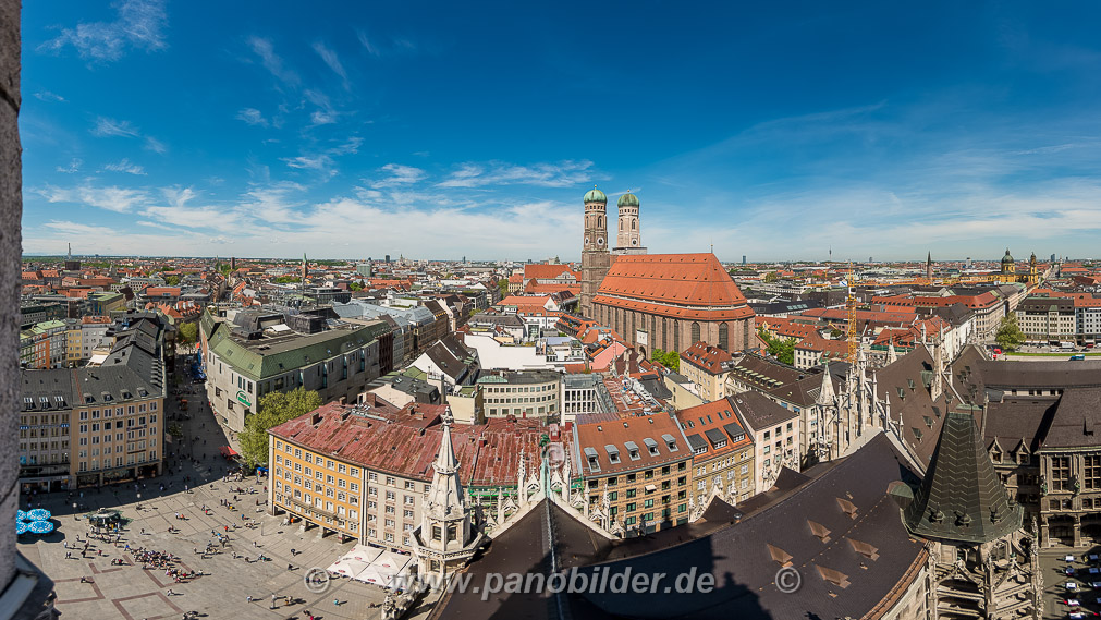 Blick vom Rathaus Mnchen auf die Frauenkirche (Dom)